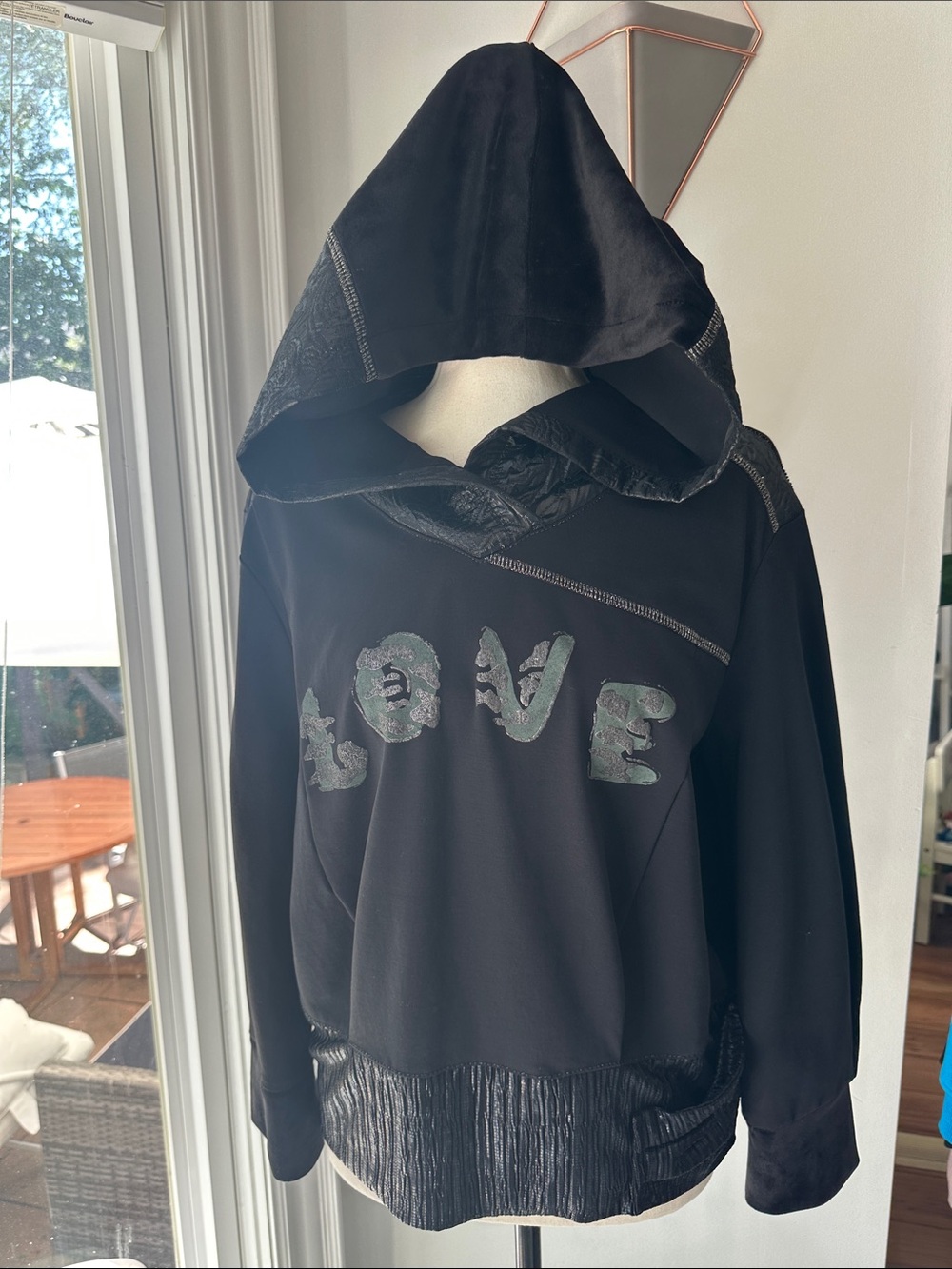 ELISA CAVALETTI Made in Italy Black Hooded Sweatshirt LOVE Velvet US 6 EU 38